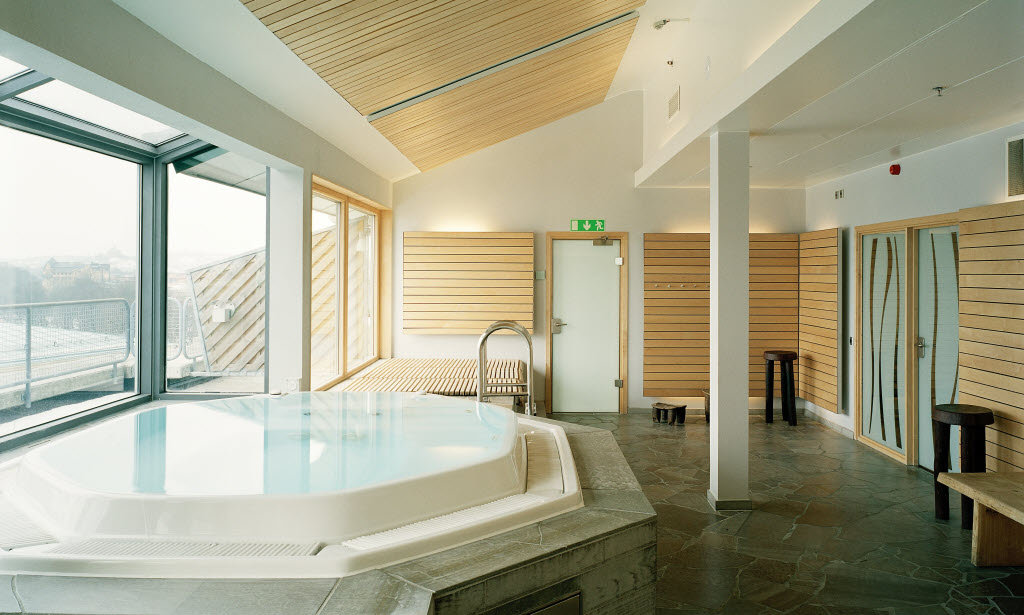 Scandic Crown, Relaxation area with pool